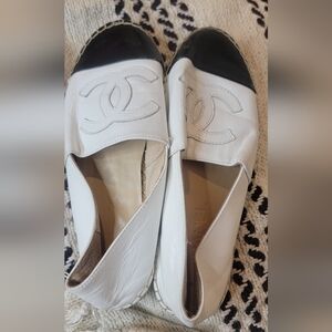 Channel shoe pre-owned